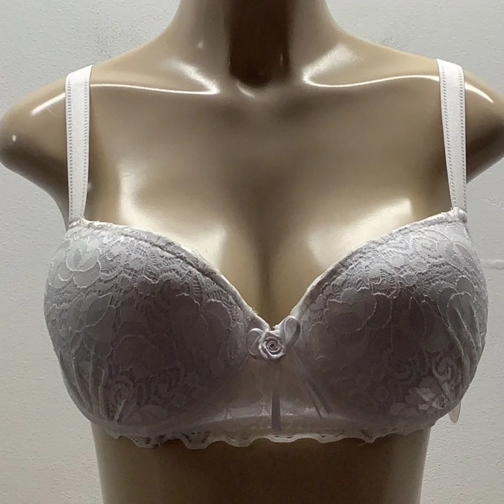 Massam White Lace Underwire Bra. Made in Brazil. New with Tags